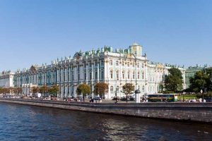 Дворцовая набережная Санкт-Петербурга